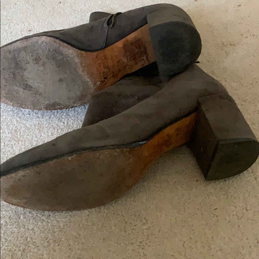 VINCE. Booties - Picture 3 of 6
